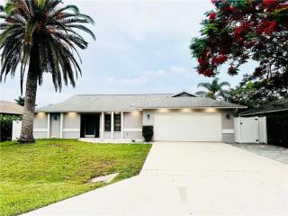 1418 Forest Lakes Blvd   Naples