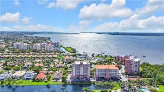 14819 Laguna Dr  403 Fort Myers
